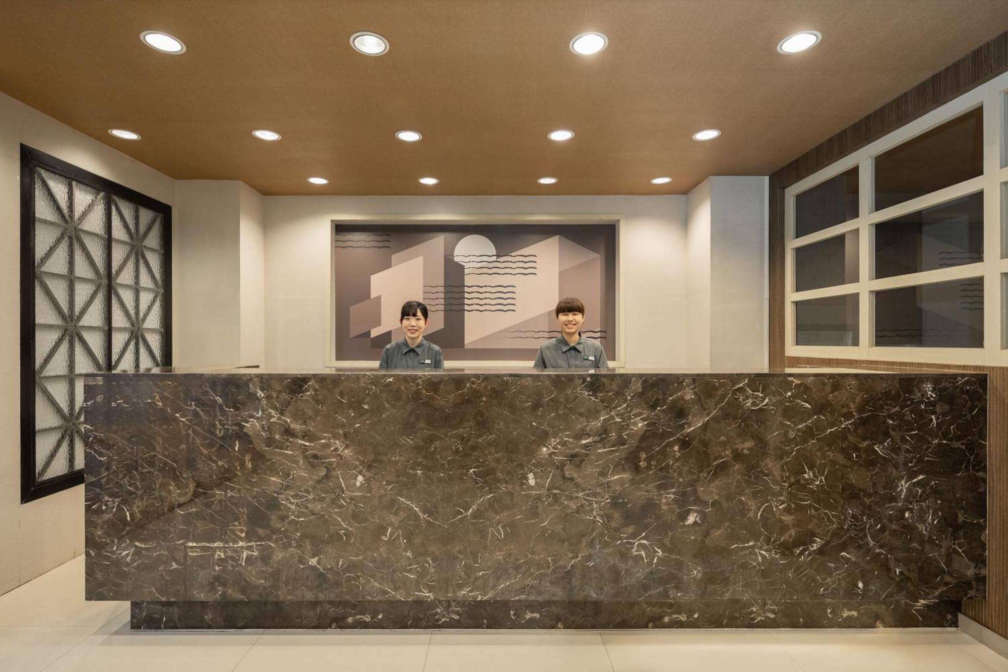 Kindness Hotel - Tainan Minsheng Екстер'єр фото
