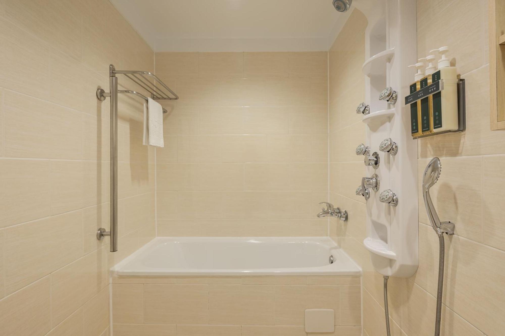 Kindness Hotel - Tainan Minsheng Номер фото
