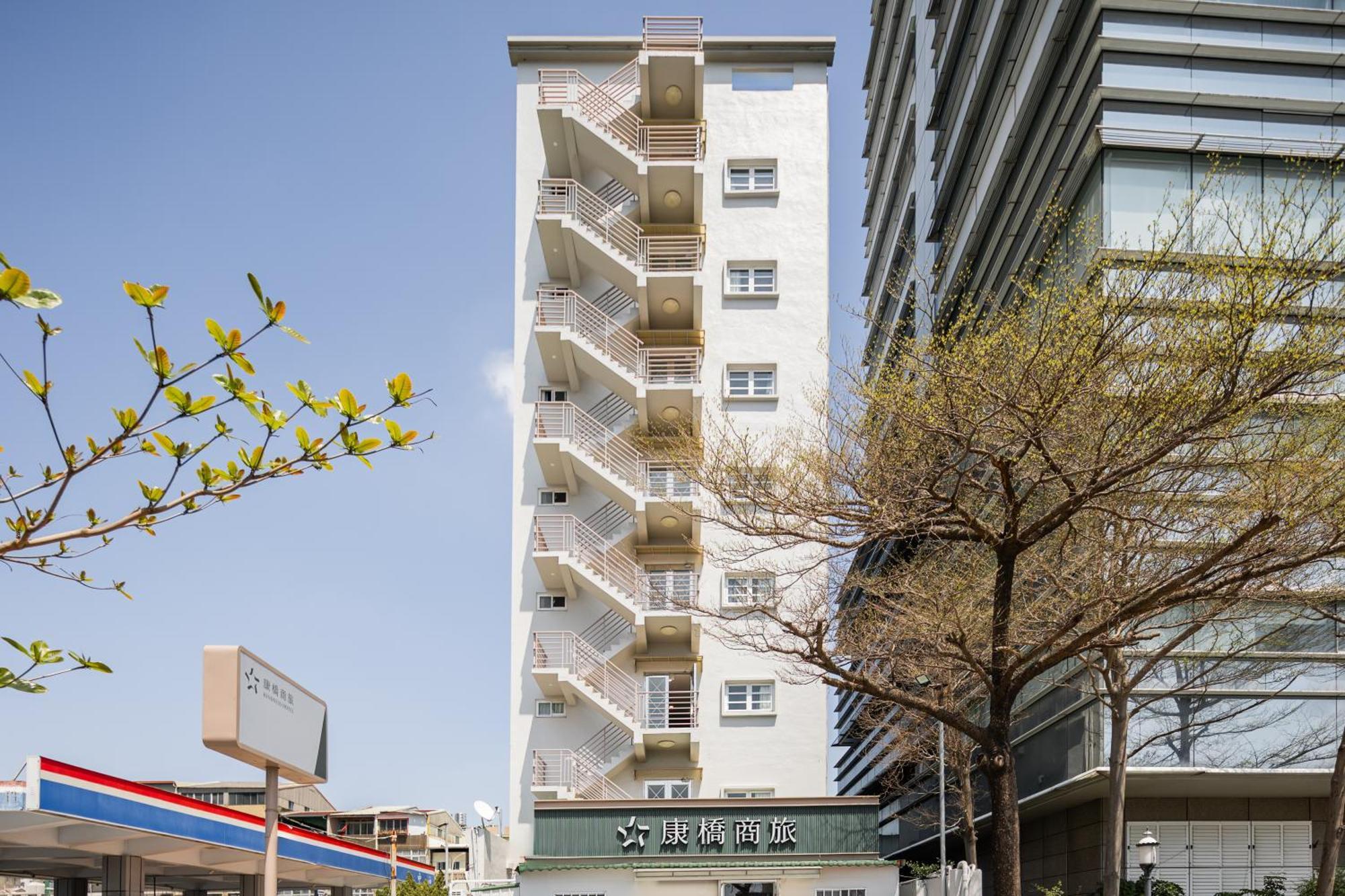 Kindness Hotel - Tainan Minsheng Екстер'єр фото