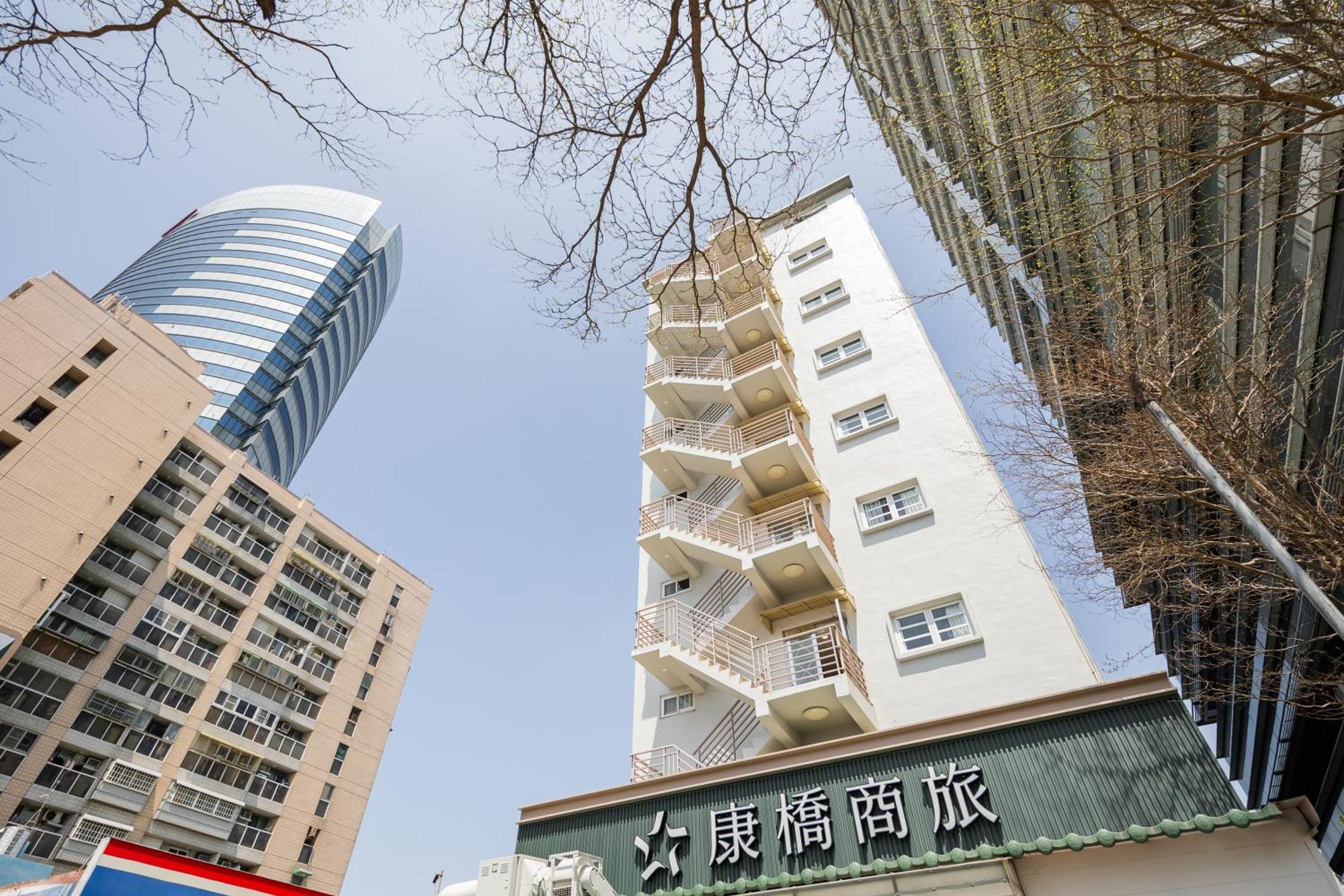 Kindness Hotel - Tainan Minsheng Екстер'єр фото
